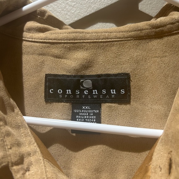 Consensus Men’s button up - Picture 4 of 6